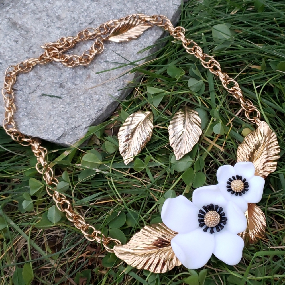 Vtg Louis Feraud Lucite Flower Leaf Necklace - Picture 5 of 14
